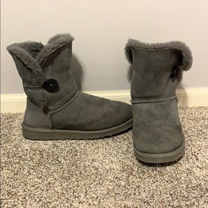 Short grey UGG boots with one button
